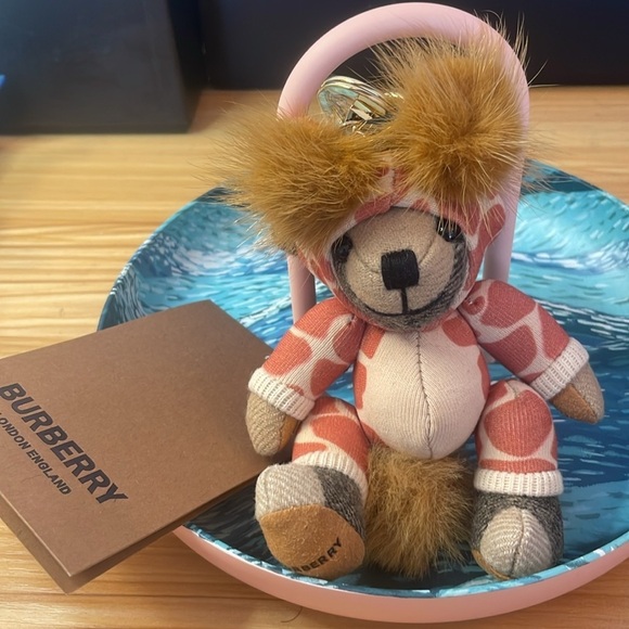 BURBERRY Giraffe with backpack key ring purse charm - Picture 2 of 8